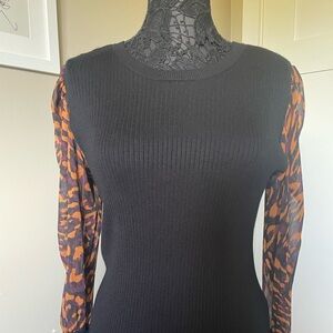 Cute blouse where the sleeves are the accent